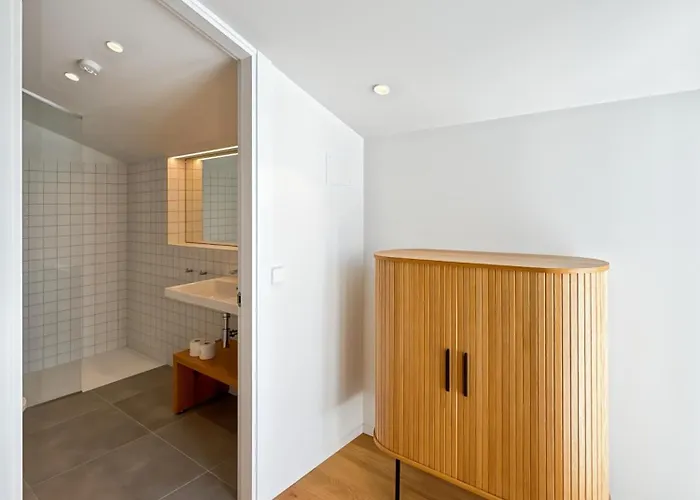 Aparthotel Housingcoruna Rua Do Anxo A Coruna