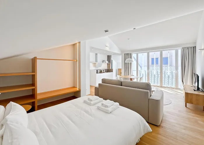 Aparthotel Housingcoruna Rua Do Anxo 3*