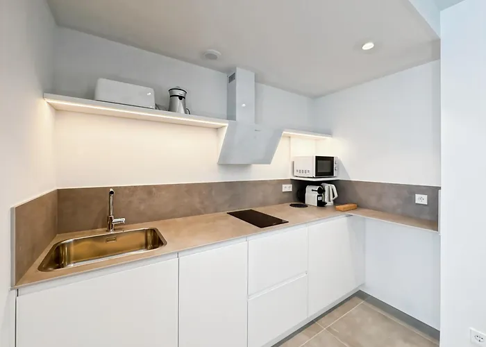 Aparthotel Housingcoruna Rua Do Anxo