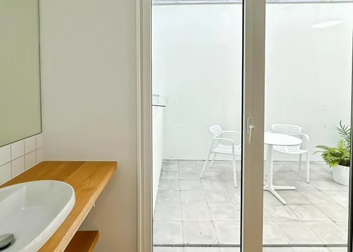 Aparthotel Housingcoruna Rua Do Anxo A Coruna