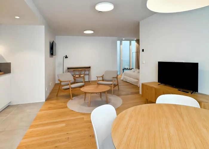 Aparthotel Housingcoruna Rua Do Anxo