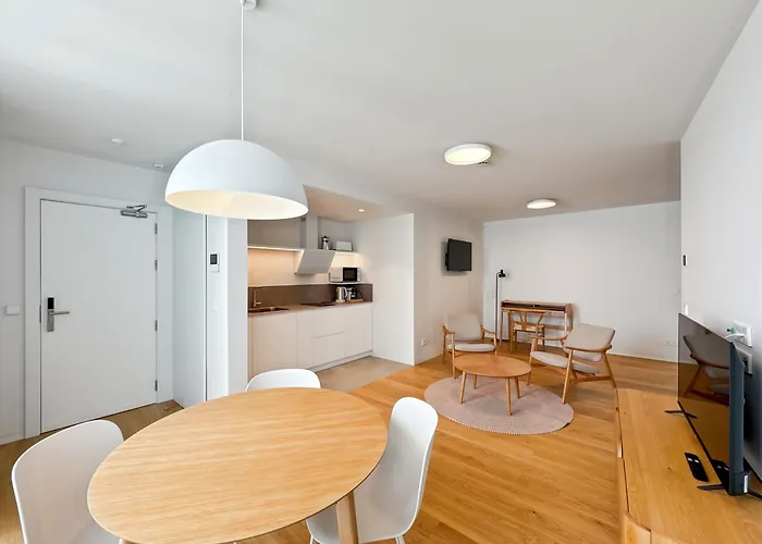 Aparthotel Housingcoruna Rua Do Anxo A Coruna