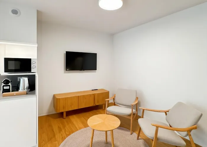 Aparthotel Housingcoruna Rua Do Anxo A Coruna